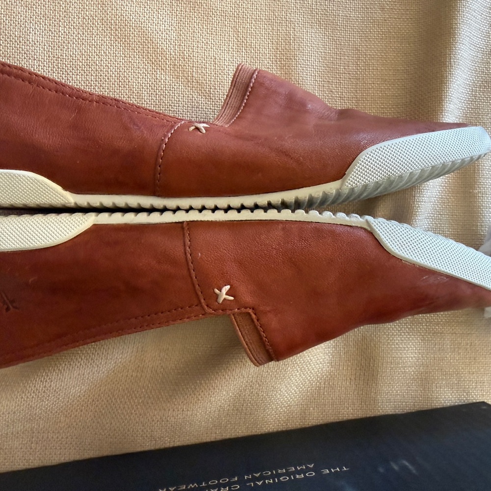 Frye Women's Melanie Slip-On Leather Flats in Chestnut Brown-NIB - Picture 11 of 15